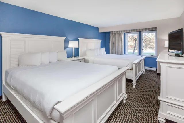 جناح بسريرين كوين بغرفتي نوم، Travelodge by Wyndham Traverse City MI 1/2