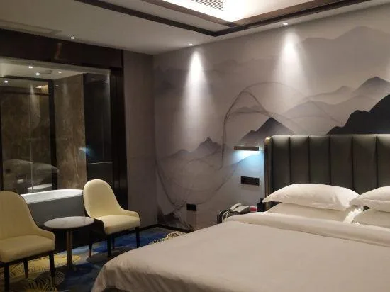 جناح تنفيذي بسرير كينج، Ramada Plaza by Wyndham Hezhou North 1/1
