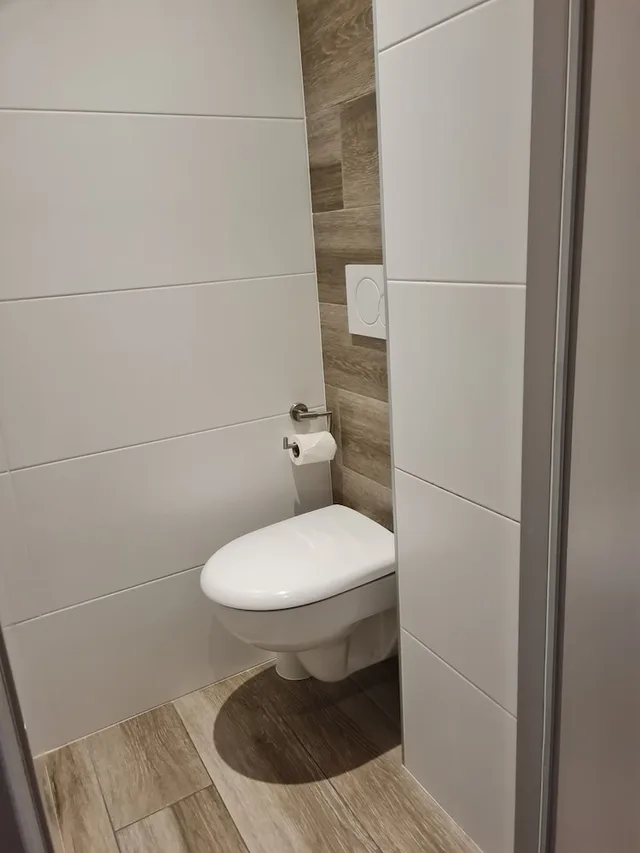 غرفة كومفورت بسرير كينج بإطلالة على المدينة، HOTEL DE LA COURONNE 3/3