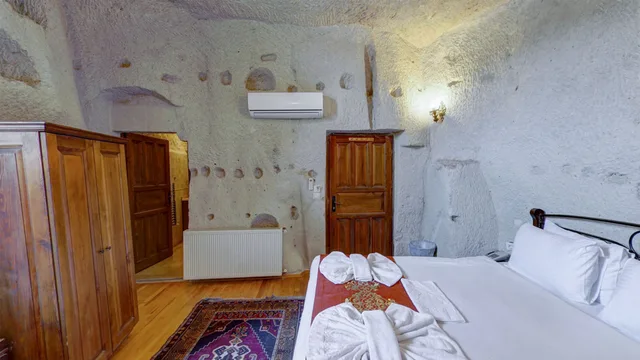 غرفة تقليدية بسرير كوين، Dervish Cave House 3/10