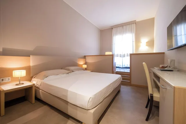 غرفة رباعية، Hotel Calabona 1/1