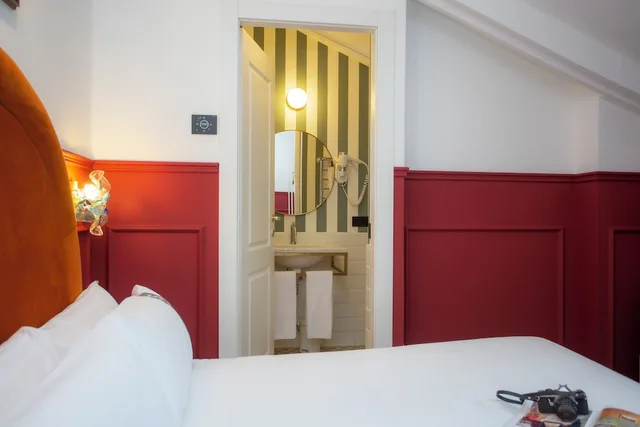 غرفة بسرير مزدوج أو سريرين منفصلين بإطلالة على المدينة، Demidoff Hotel 10/10