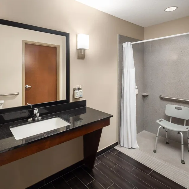 غرفة قياسية بسرير كوين لذوي الإعاقة، Garner Hotel Page - Lake Powell Area By IHG 8/10
