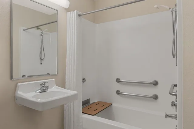 جناح بغرفة نوم واحدة لذوي الإعاقة، CANDLEWOOD SUITES RALEIGH CRABTREE 3/4