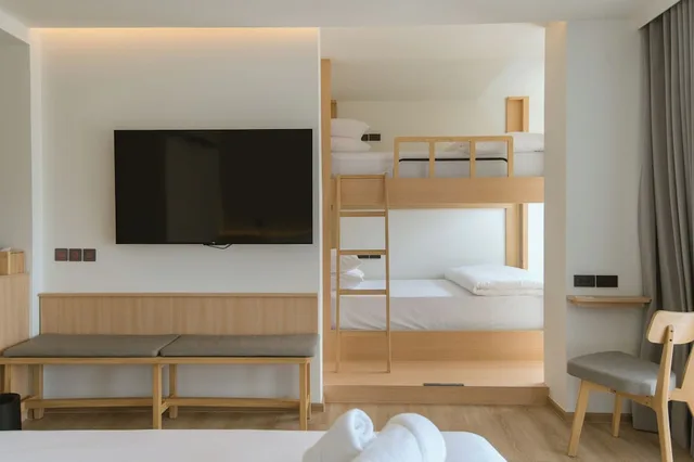 غرفة عائلية بسرير كينج وأسرّة بطابقين، PAAK Hotel Suvarnabhumi 7/8