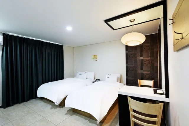 غرفة ديلوكس بسريرين منفصلين، White Tourist Hotel 9/10