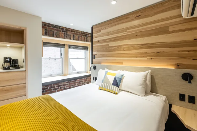 غرفة صغيرة بسرير كوين، Hotel Du Vieux Quebec 4/7