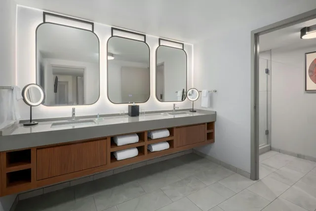 1 Bedroom, Junior Suite, King Bed, Sofa, Large, Courtyard Athens Downtown 2/2