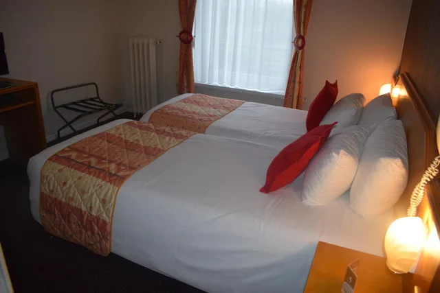 غرفة بسريرين منفصلين، Metropol Hotel 5/10