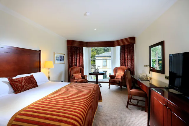 غرفة ديلوكس بسريرين منفصلين، Macdonald Norwood Hall Hotel 1/3