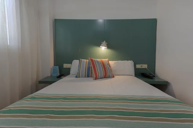 غرفة قياسية مفردة بسريرين منفصلين، Yomo Hostal BCN Port 2/4