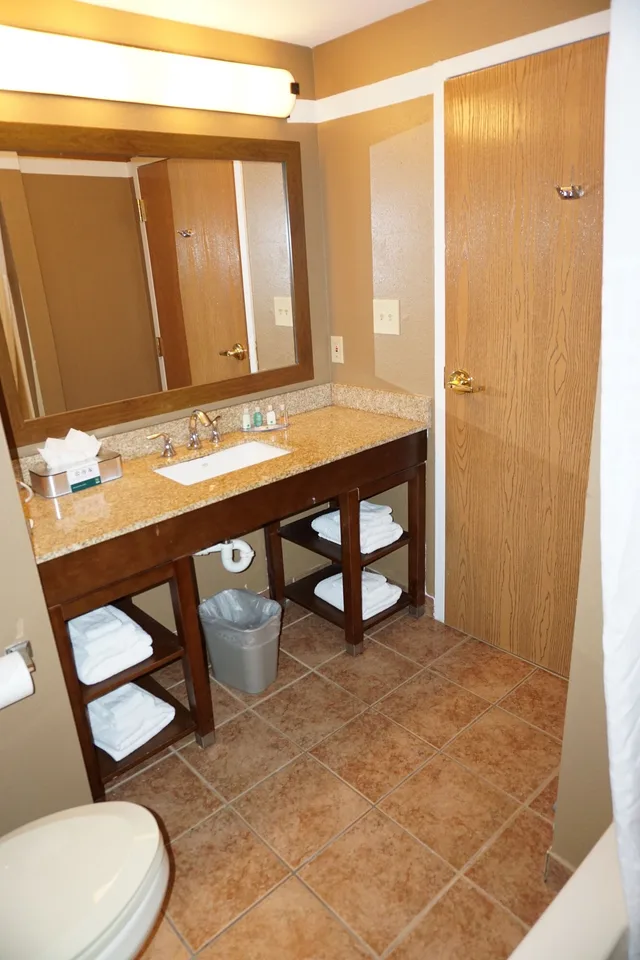 جناح بسرير كينج مع أريكة، Quality Inn & Suites Georgetown - Seaford 6/6