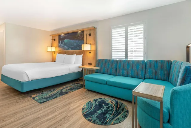 جناح بغرفتي نوم بحوض جاكوزي، Best Western Plus Capitola By the Sea Inn Suites 5/10