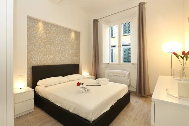 شقة بسرير كوين بغرفة نوم واحدة مع أريكة، Cristina Suite 1/5