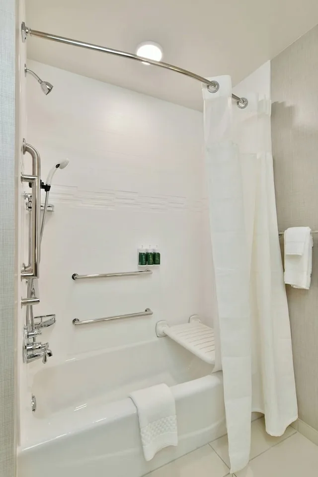 جناح بسريرين مزدوجين بغرفتي نوم، Residence Inn by Marriott Eau Claire 5/8