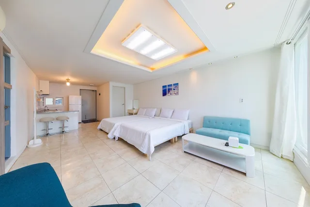Beach, 2 Double Beds، Melodia Pension 7/10