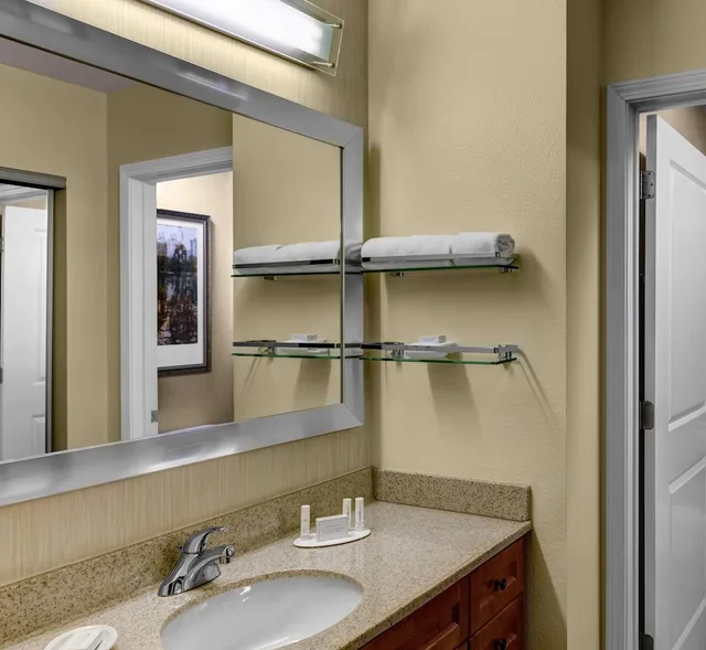 جناح استوديو بسرير كوين مع أريكة لذوي الإعاقة، Residence Inn By Marriott Atlanta Midtown 17th Street 8/10