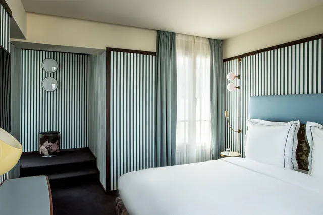 Deluxe, Terrace, Hotel du Rond-Point des Champs-Elysees 1/2
