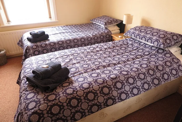 غرفة بسرير مزدوج أو سريرين منفصلين في الطابق العلوي، Boaters Guesthouse 1/3