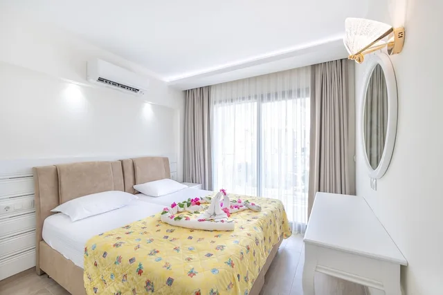 جناح بسرير كينج بإطلالة على المدينة مع أريكة، Princess Kinli Suites Hotel 1/10