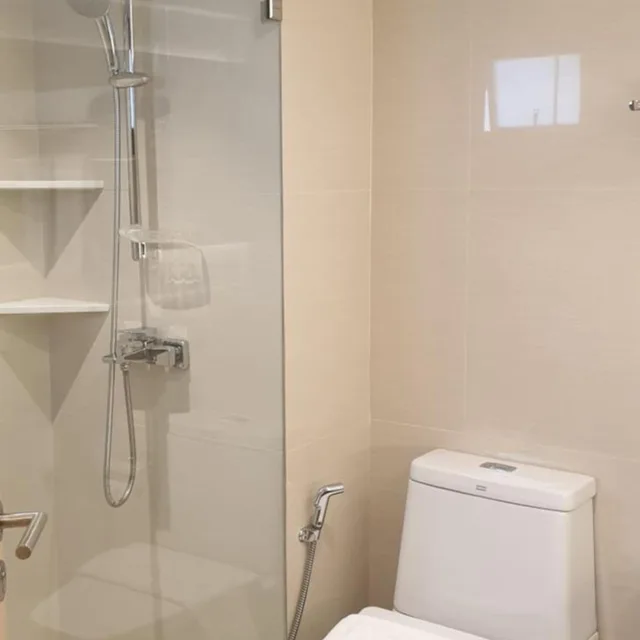 غرفة بسريرين منفصلين بشرفة، Pacific Park Hotel And Residence 4/5