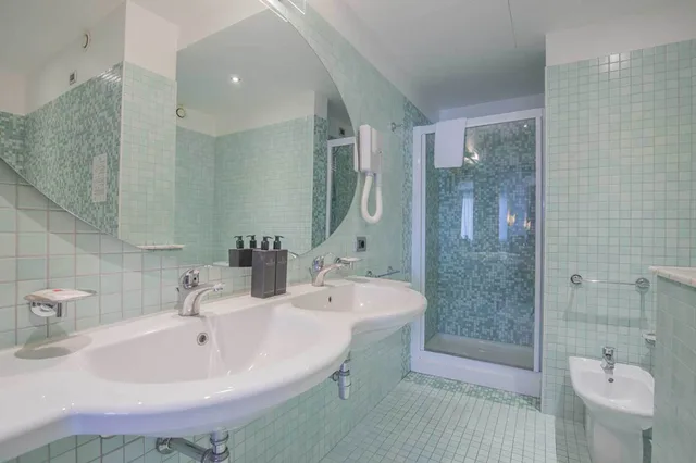 جناح جونيور، Hotel Palace Verona 4/4