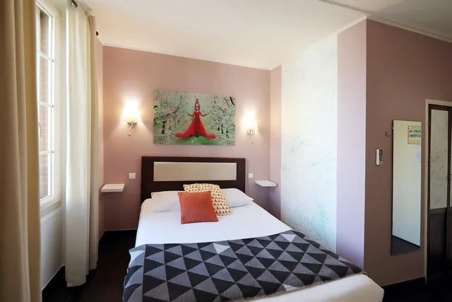 غرفة عائلية رباعية، HOTEL LES PASTELIERS 1/3