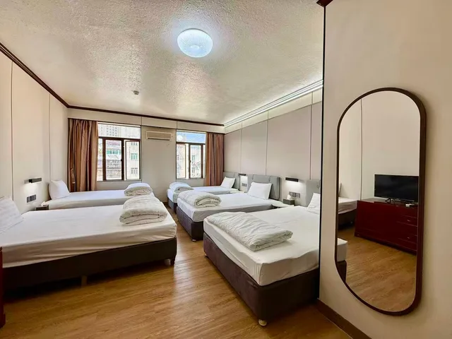 غرفة بخمسة أسرّة، Hotel Kou Va 1/1