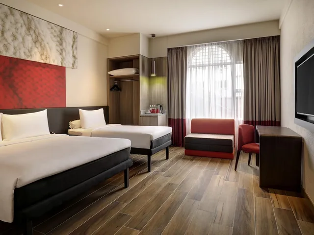 غرفة عائلية بسرير كوين وسرير فردي، Ibis Melaka 1/8