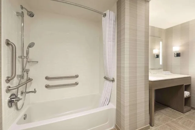 جناح استوديو بسرير كينج مع أريكة لذوي الإعاقة، Homewood Suites by Hilton Chicago West Loop Fulton Market Area 3/3