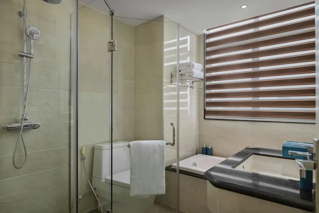 جناح ديلوكس بسرير كينج بغرفة نوم واحدة، Wyndham Grand Phnom Penh Capital 3/4