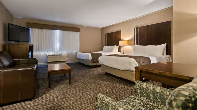 Standard, Multiple Beds, Sofa، Best Western Mountainview Inn 1/5