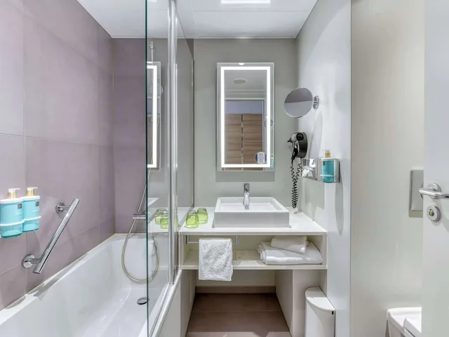 غرفة تنفيذية بسرير كوين مع أريكة، Novotel Koeln City 1/3