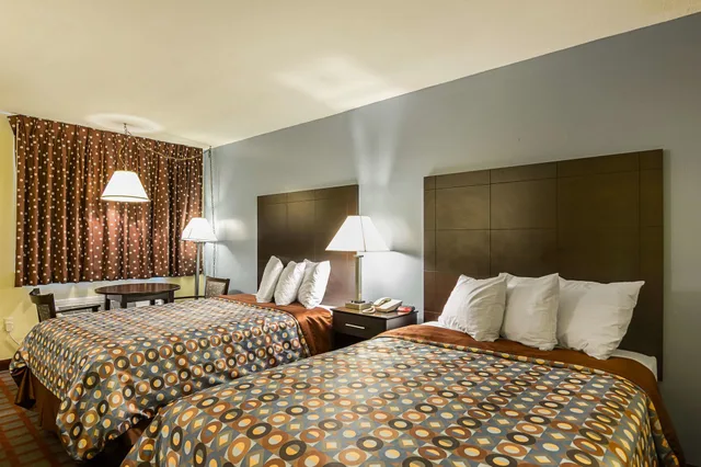 غرفة قياسية بسريرين مزدوجين، Econo Lodge Woodstock Shenandoah Valley I 81 3/6