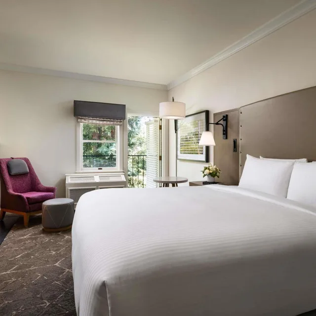 غرفة ديلوكس بسرير كينج بإطلالة على الحديقة، Fairmont Sonoma Mission Inn & Spa 2/9