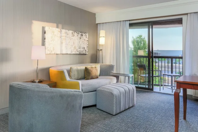 استوديو بسريرين كينج بشرفة مع أريكة في طابق مرتفع، Courtyard by Marriott Roseville Galleria Mall/Creekside Ridge Drive 4/7