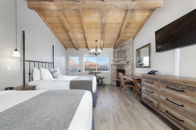 غرفة بريميير بسريرين كوين، Sky Ranch Lodge 2/3