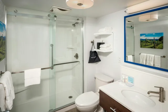 غرفة بسرير كينج، Hampton Inn Long Island/Commack 4/4