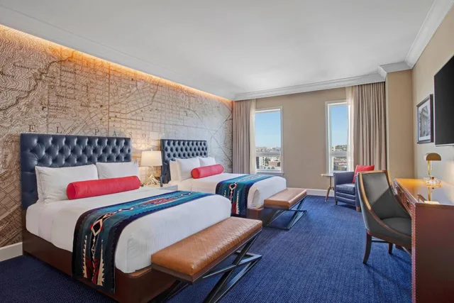 Room, Queen Bed, Hotel Paso Del Norte Autograph Collection 7/10