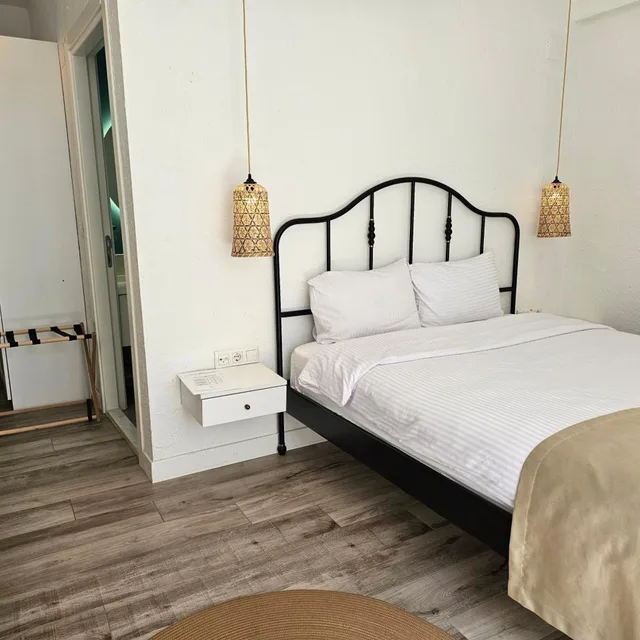 غرفة قياسية بسرير مزدوج، Kugu Urla Otel 4/10