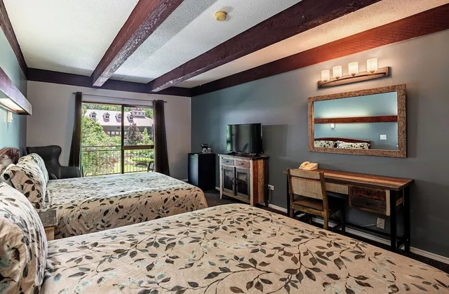 غرفة قياسية بسريرين كوين، Three Valley Lake Chateau 5/7