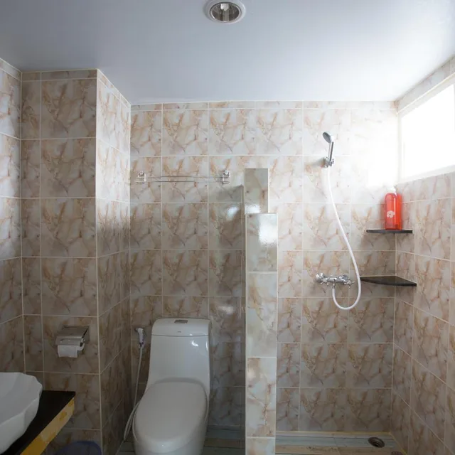 غرفة ثلاثية، Dozy House 7/8
