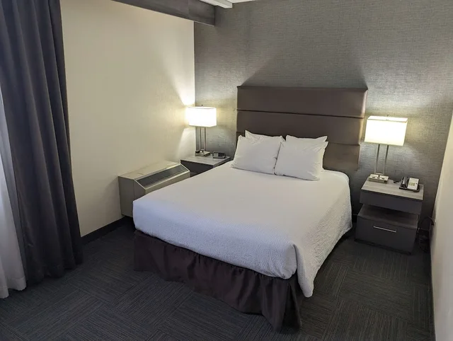 جناح بسرير كوين، Best Western Plus Toronto Airport Hotel 3/7