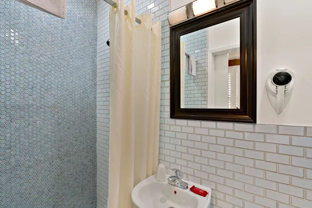 غرفة بسرير كوين، Mithila San Francisco, SureStay Collection by Best Western 3/3