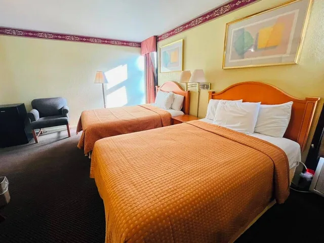 غرفة بسريرين كوين لغير المدخنين، Barrington Hotel Schaumberg Near I 90 5/10