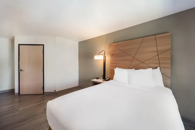 غرفة قياسية بسرير كوين، Quality Inn Yuba City/Marysville, CA 1/6