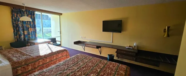 Premium 2 Full Beds Non-Smoking, Sunset Inn Manning I 95 1/5
