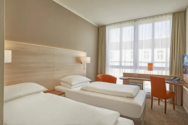 غرفة كومفورت بسرير مزدوج أو سريرين منفصلين، H+ Hotel Berlin Mitte 2/5