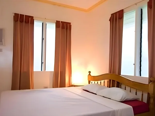 بنغل، Whispering Palms Island Resort 1/2
