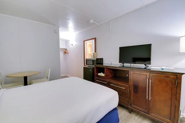 غرفة بسريرين مزدوجين، Rideau Motor Inn 3/5